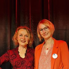 Revue Angebissen con Jutta Seifert para el Día Internacional de la Mujer en marzo de 2023