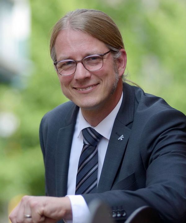 Dr. Dominik Pichler